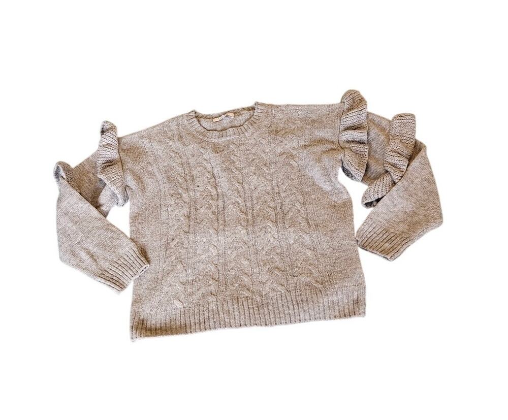 WAYF Gray Cable Knit Ruffle Shoulder Sweater Size Medium Soft Crewneck